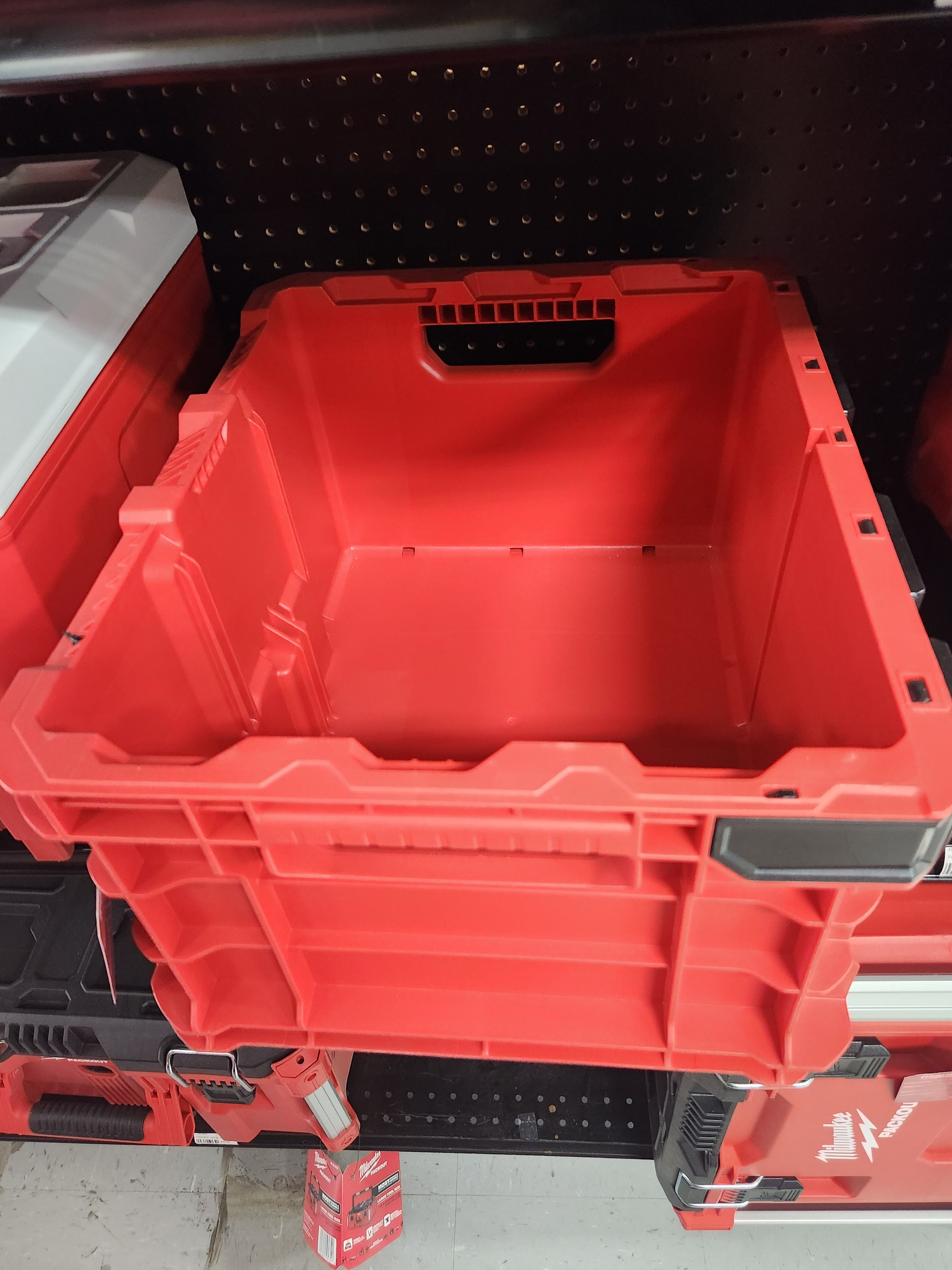 Milwaukee PACKOUT™ Crate 48-22-8440