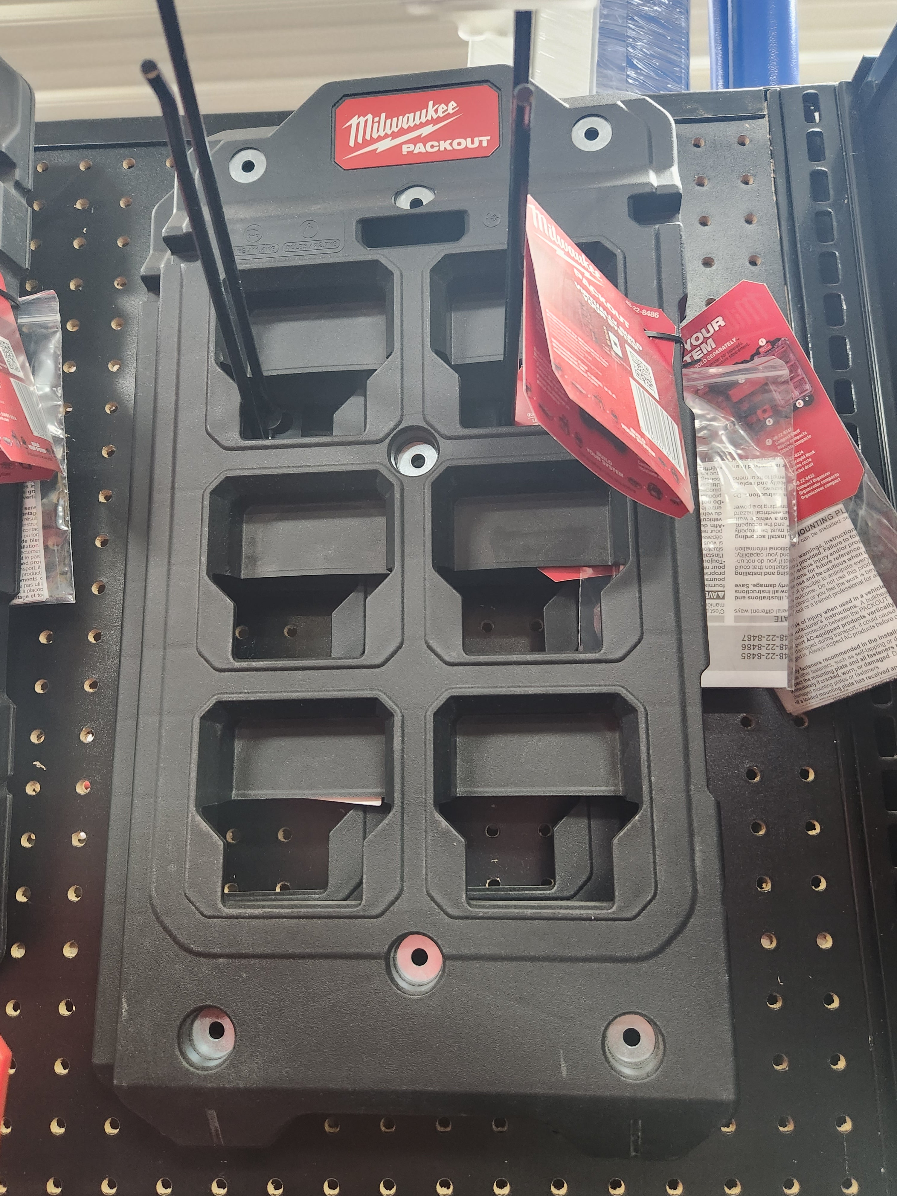 Milwaukee PACKOUT™ Compact Wall Plate 48-22-8486