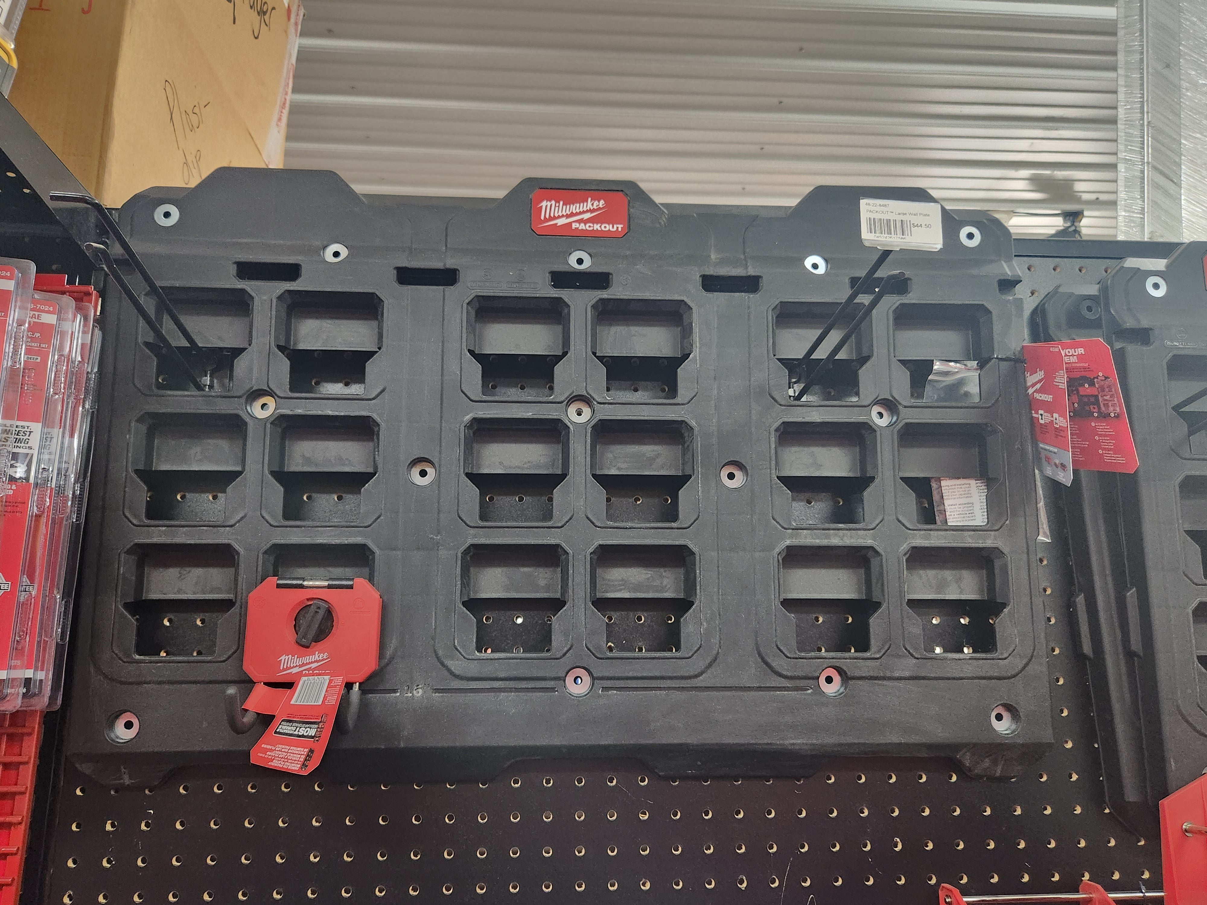 Milwaukee PACKOUT™ Large Wall Plate 48-22-8487