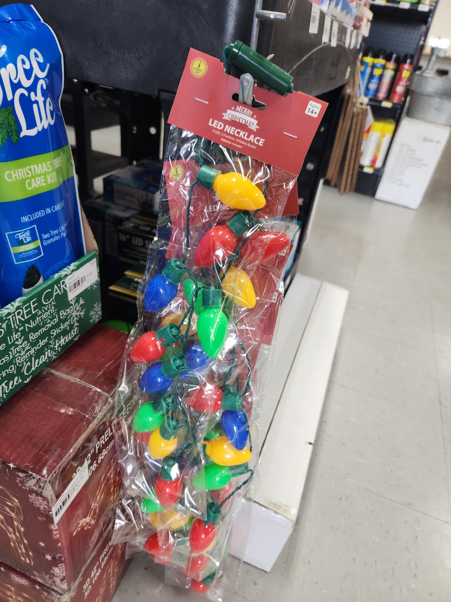 9 Bulbs Huge Old School Wearable Christmas Light Necklace -- CN18001