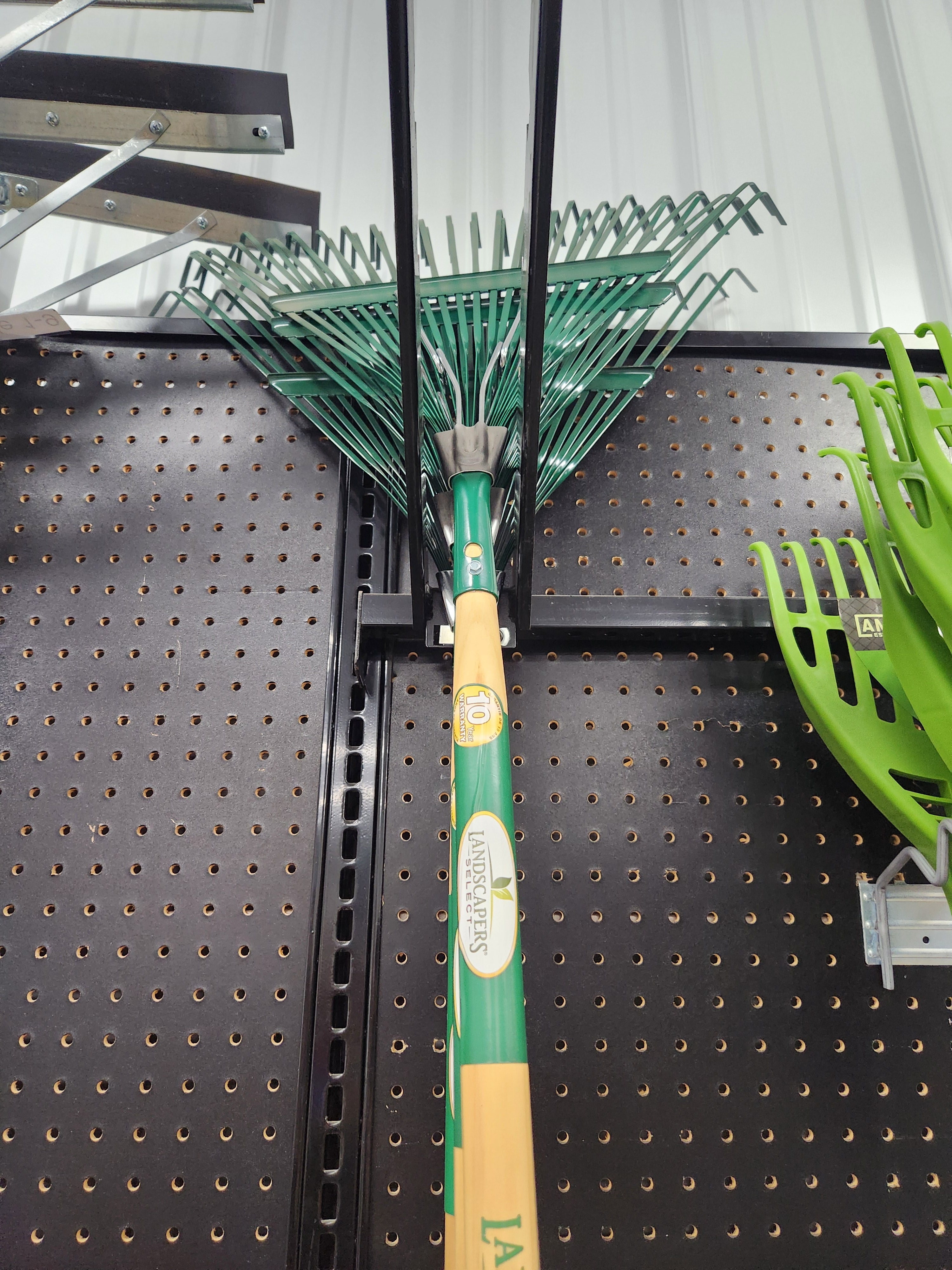 Landscapers Select 34585 Lawn/Leaf Rake, Steel Tine, 22-Tine, Wood Handle, 54 in L Handle