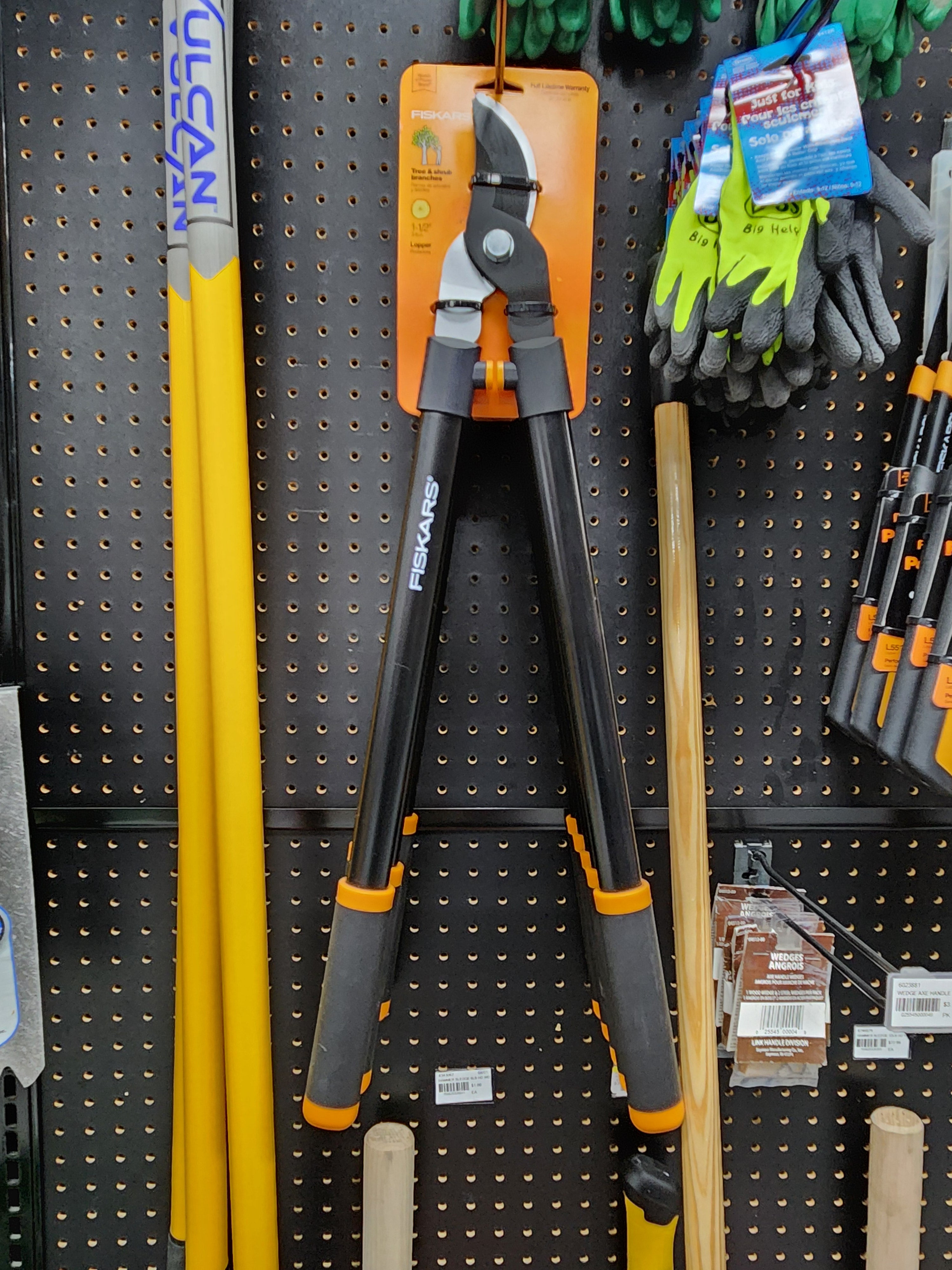 Fiskar 28" Steel Blade Garden Bypass Lopper and Tree Trimmer - Sharp Precision-Ground Steel Blade for Cutting up to 1.5" Diameter