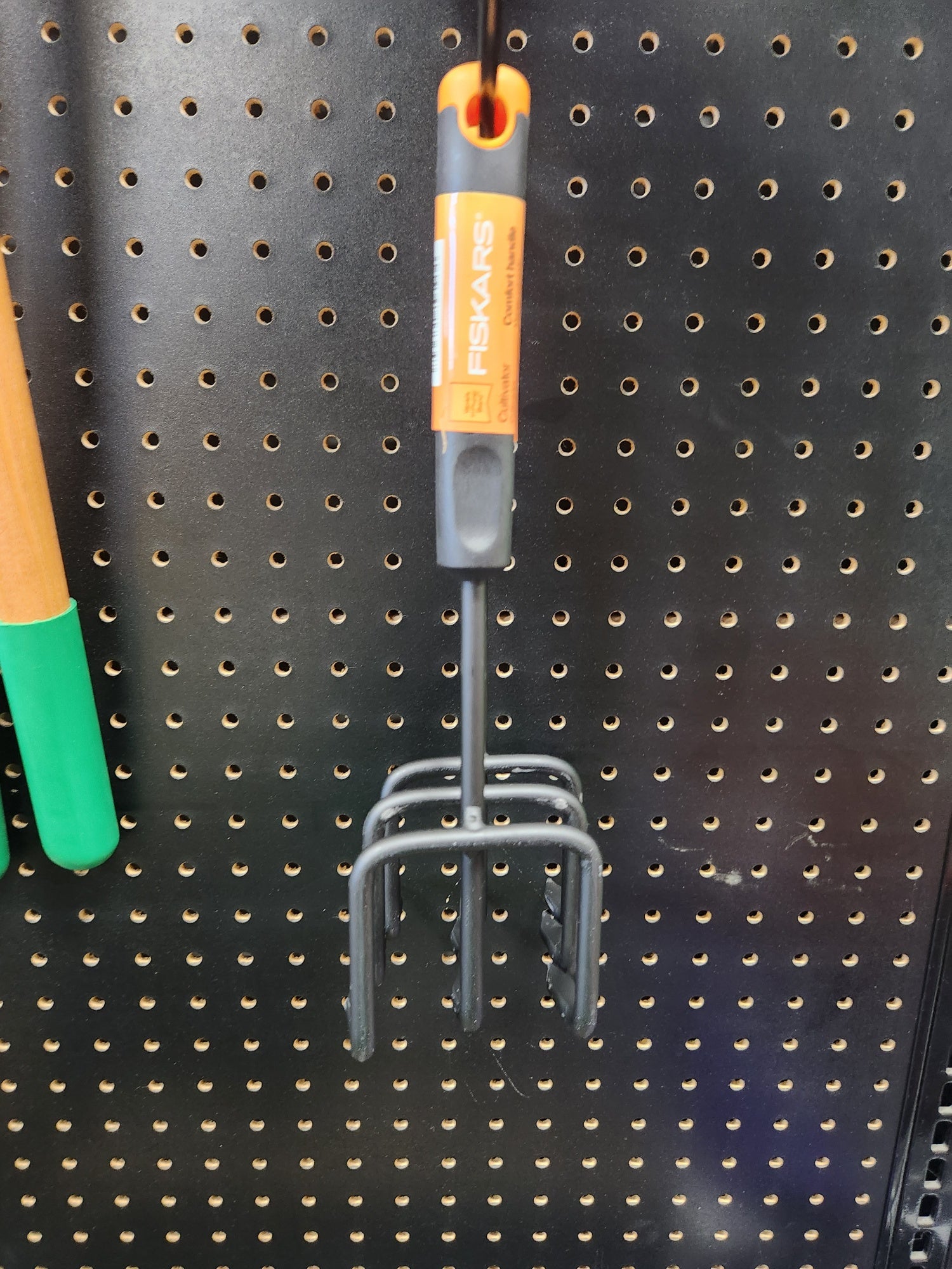 Fiskars 373640-1001 Cultivator W-erg Handle, 2" x 2.88"