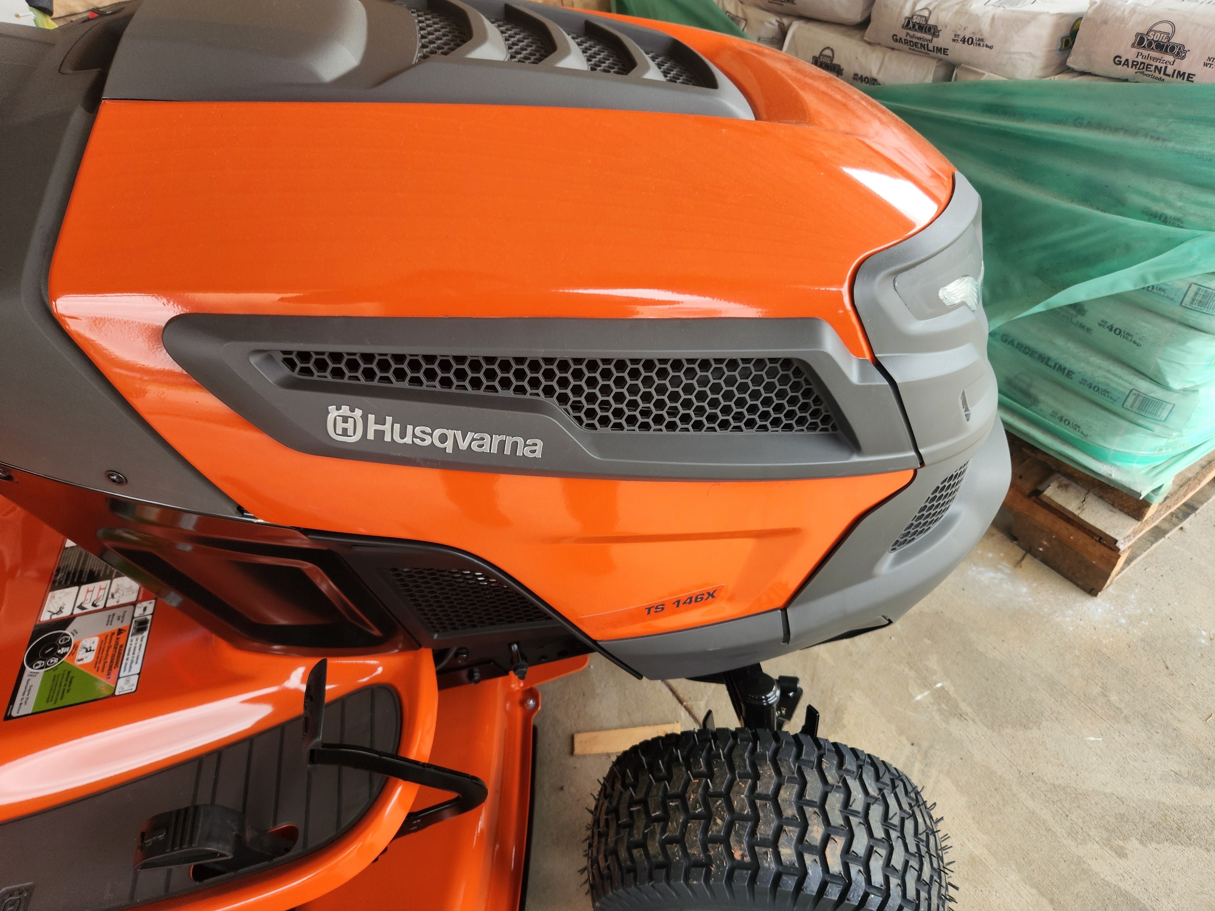 Husqvarna 46" Deck, 22HP, 16 turning radius, TS 146X Riding Lawn Mower