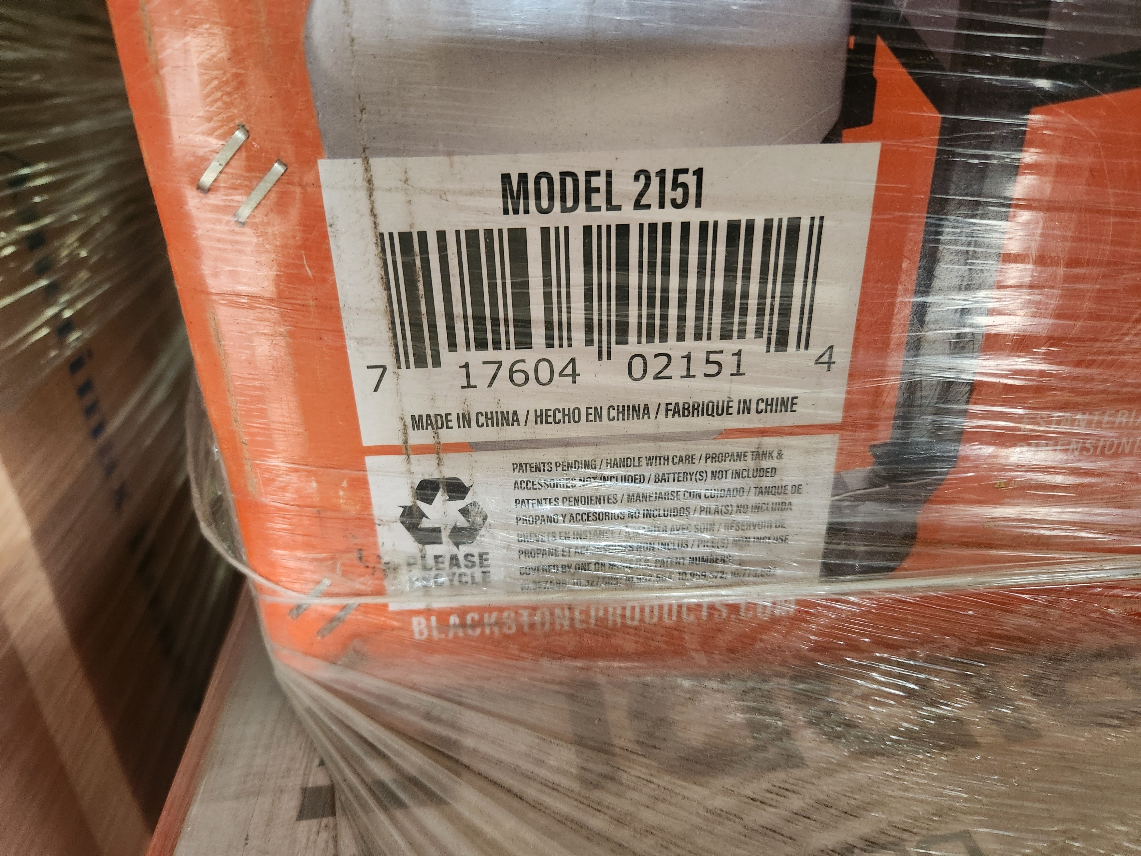 Blackstone Griddle Original 36-Inch 4-Burner Freestanding Propane Gas Commercial Style Flat Top Griddle with Hood