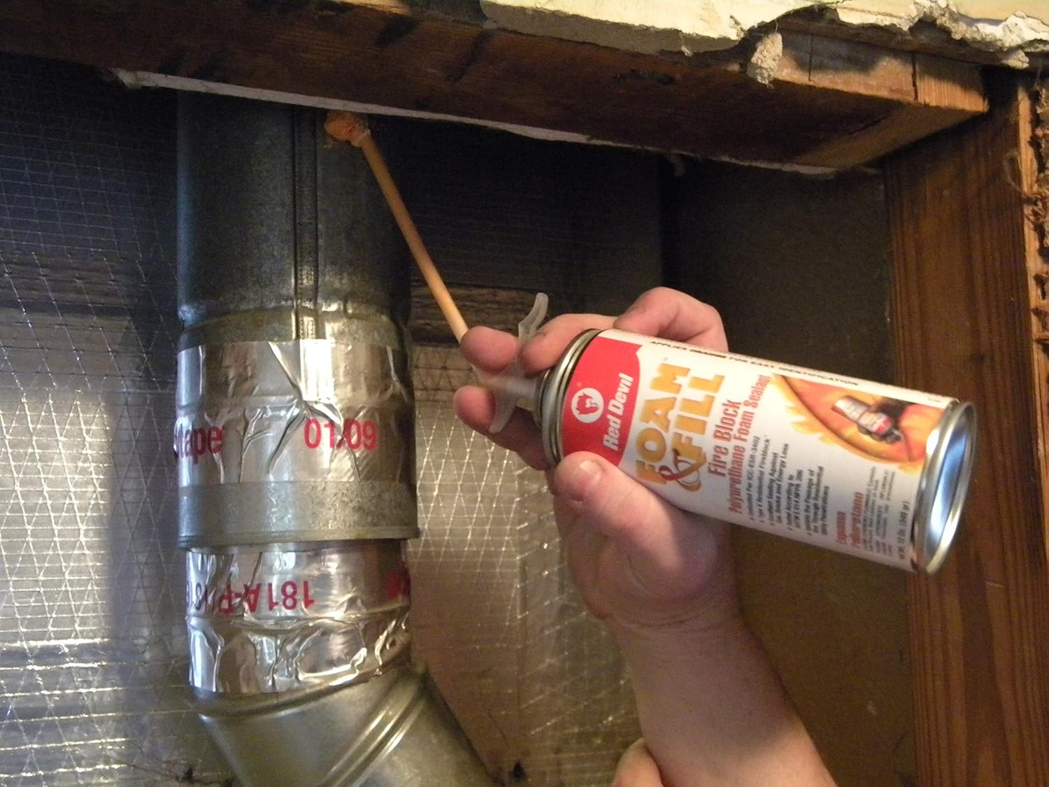 Red Devil 0915 Spray Foam & Fill Fire Block Expanding Insulation Polyurethane Foam Sealant, 12 oz - 0915