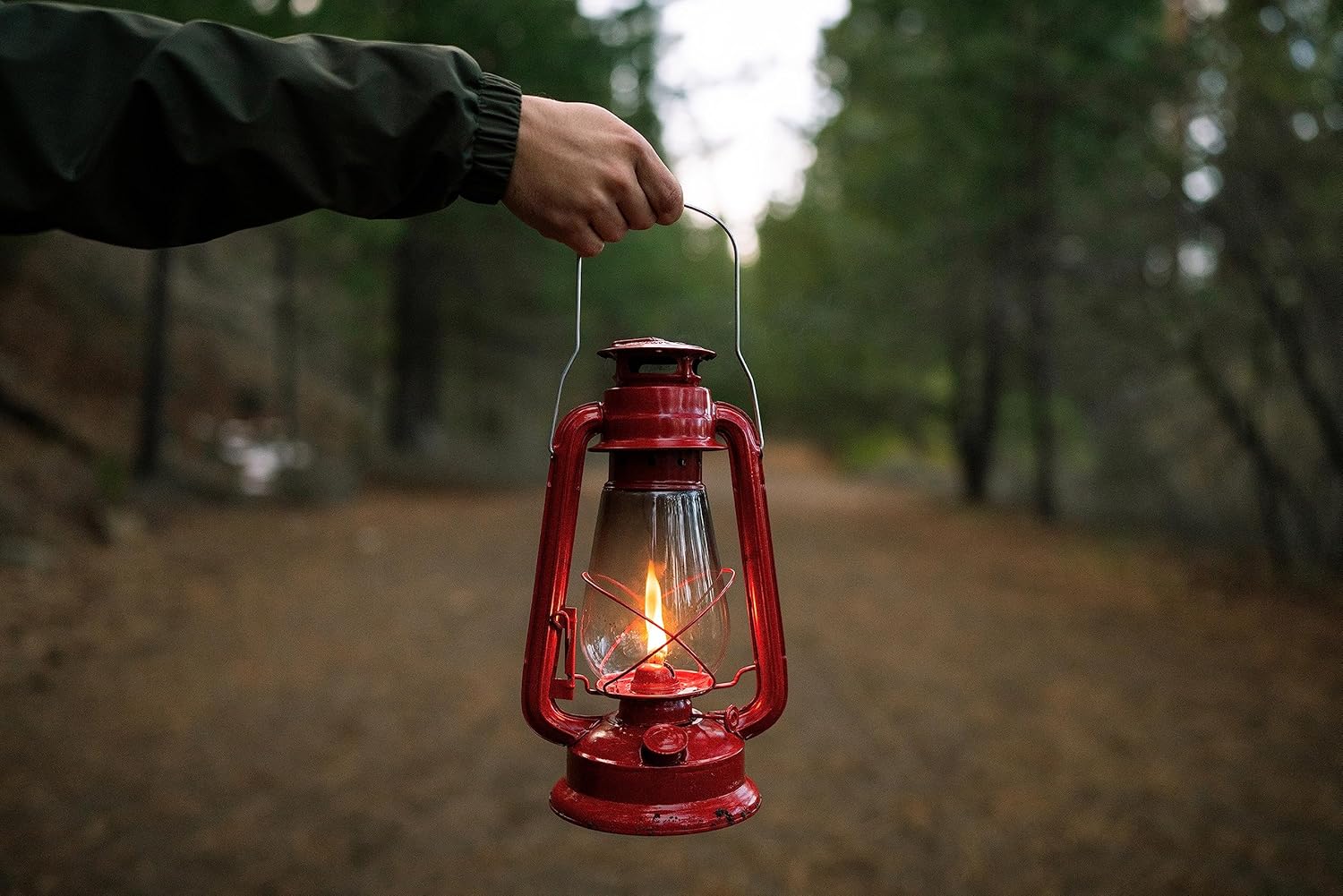 Stansport Hurricane Lantern – 127 Classic Metal Kerosene Oil Lamp with Glass Globe and Adjustable Wick – Portable Emergency Lighting & Decorative Indoor/Outdoor Camping Lantern, Red