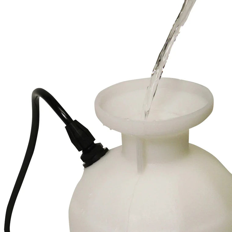 Chapin 27020: 2-gallon SureSpray Select Poly Tank Sprayer for Fertilizer, Herbicides and Pesticides