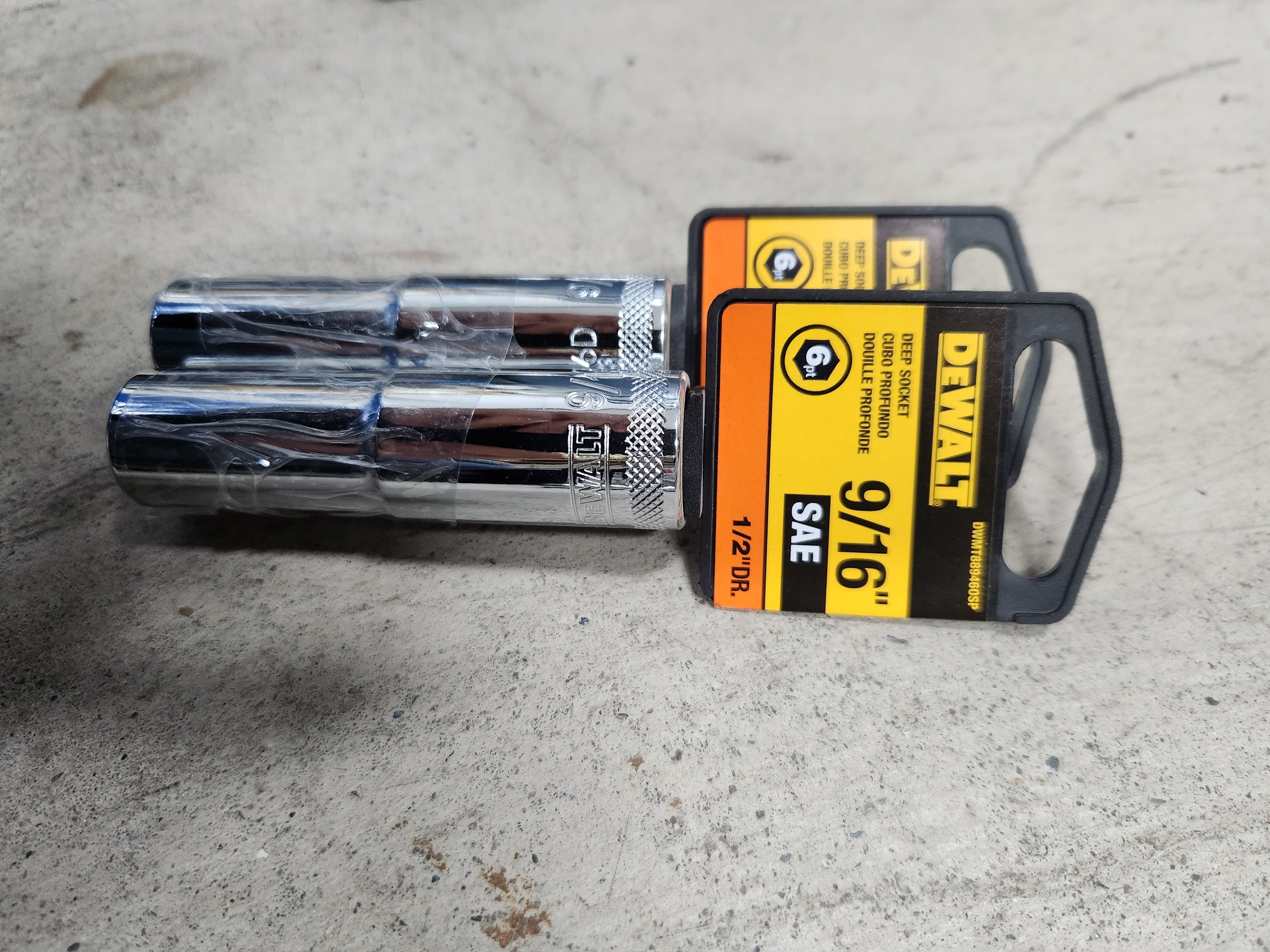 Dewalt Deep Sockets 6pt (Variety of sizes) (SAE-Standard)