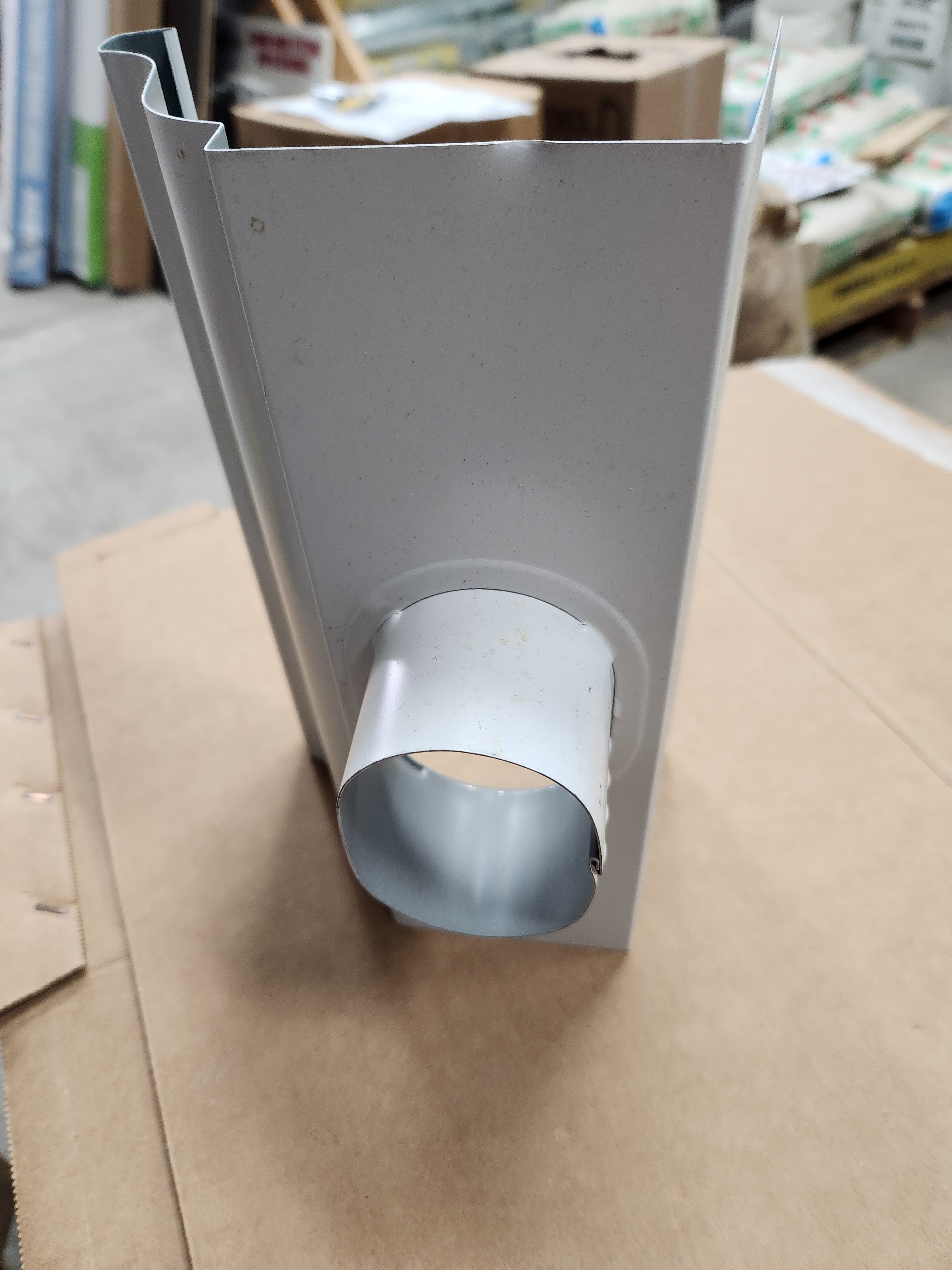 Amerimax 5in X 10in White K-Style Gutter End with Drop - 27-010