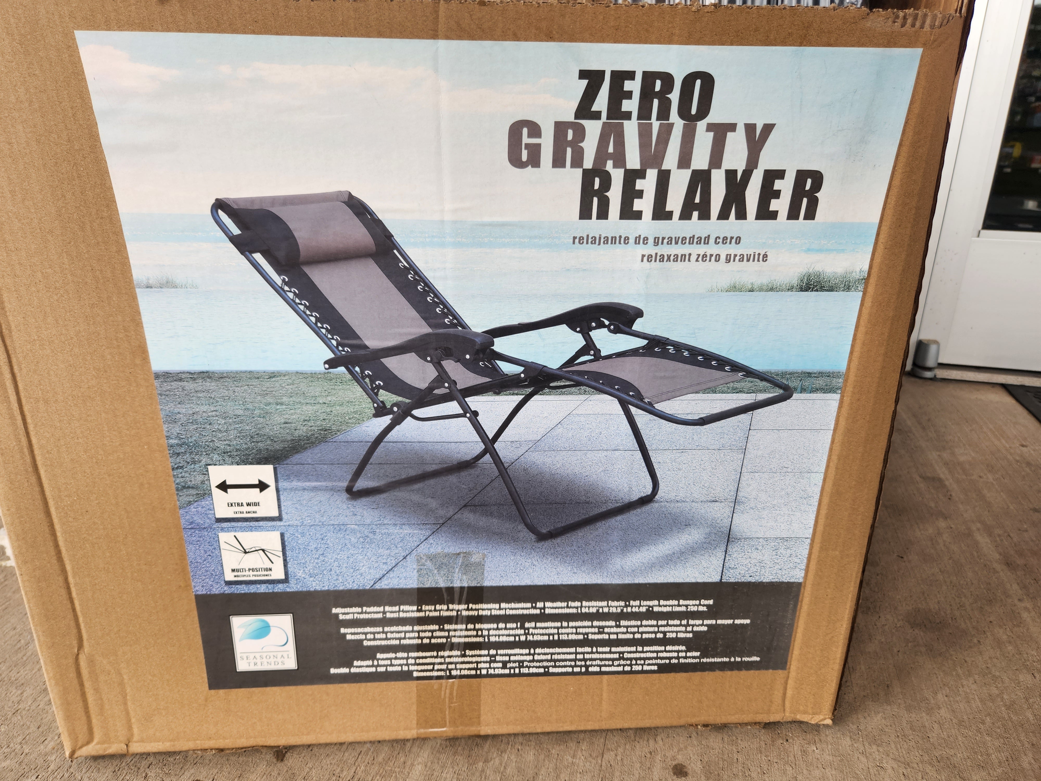 Zero Gravity Relaxer Chair