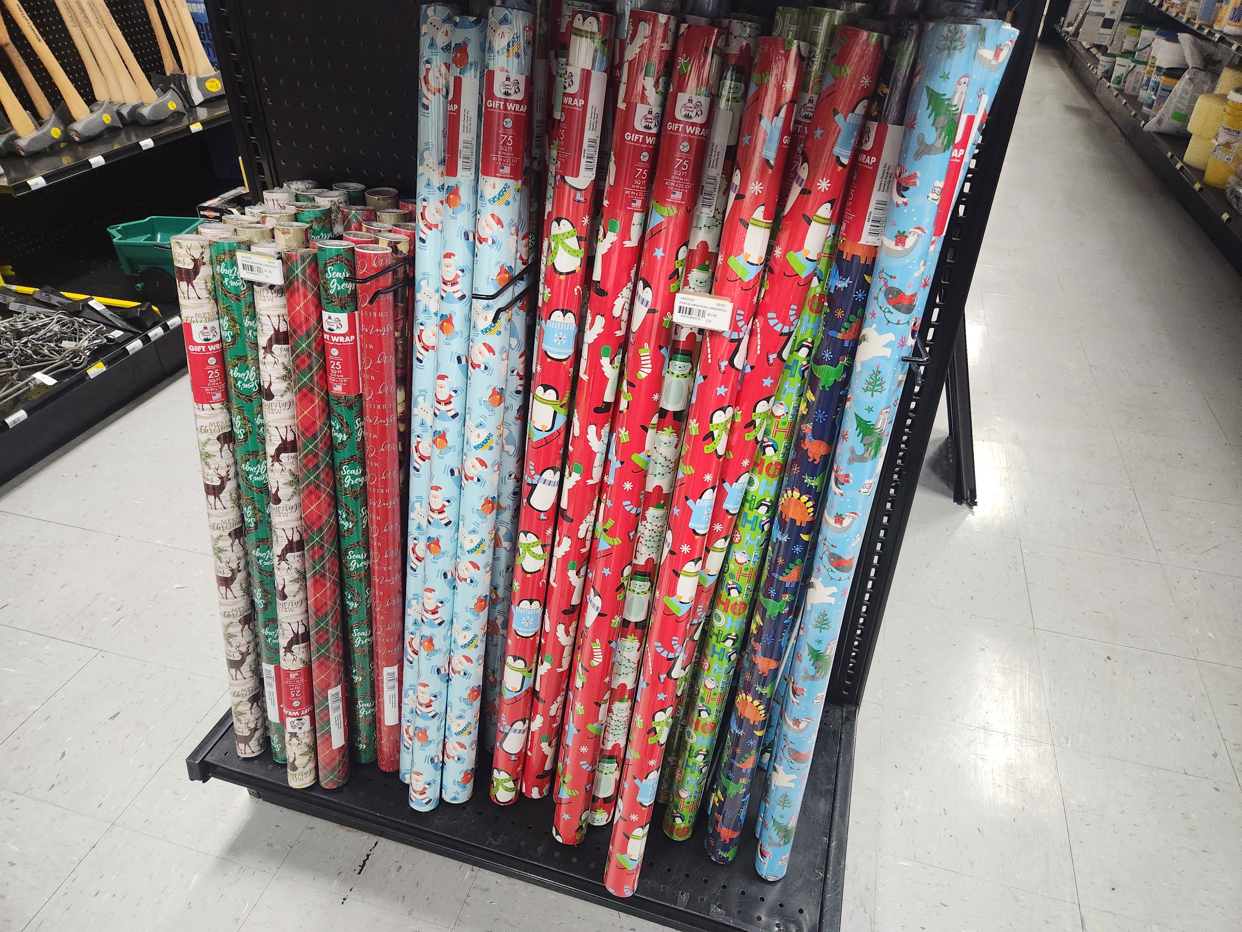 santa's forest gift wrapping 40in x 80 sq feet