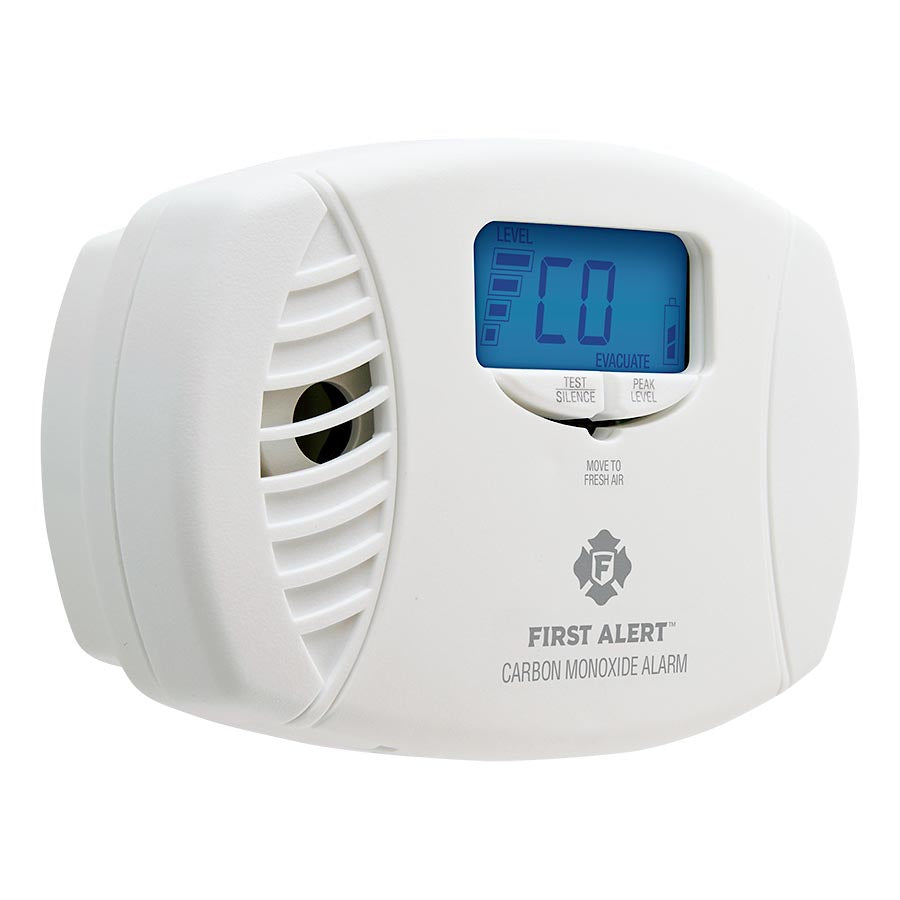 First Alert Plug-In Carbon Monoxide Alarm with Battery Backup and Backlit Digital Display - CO615 (1039746)